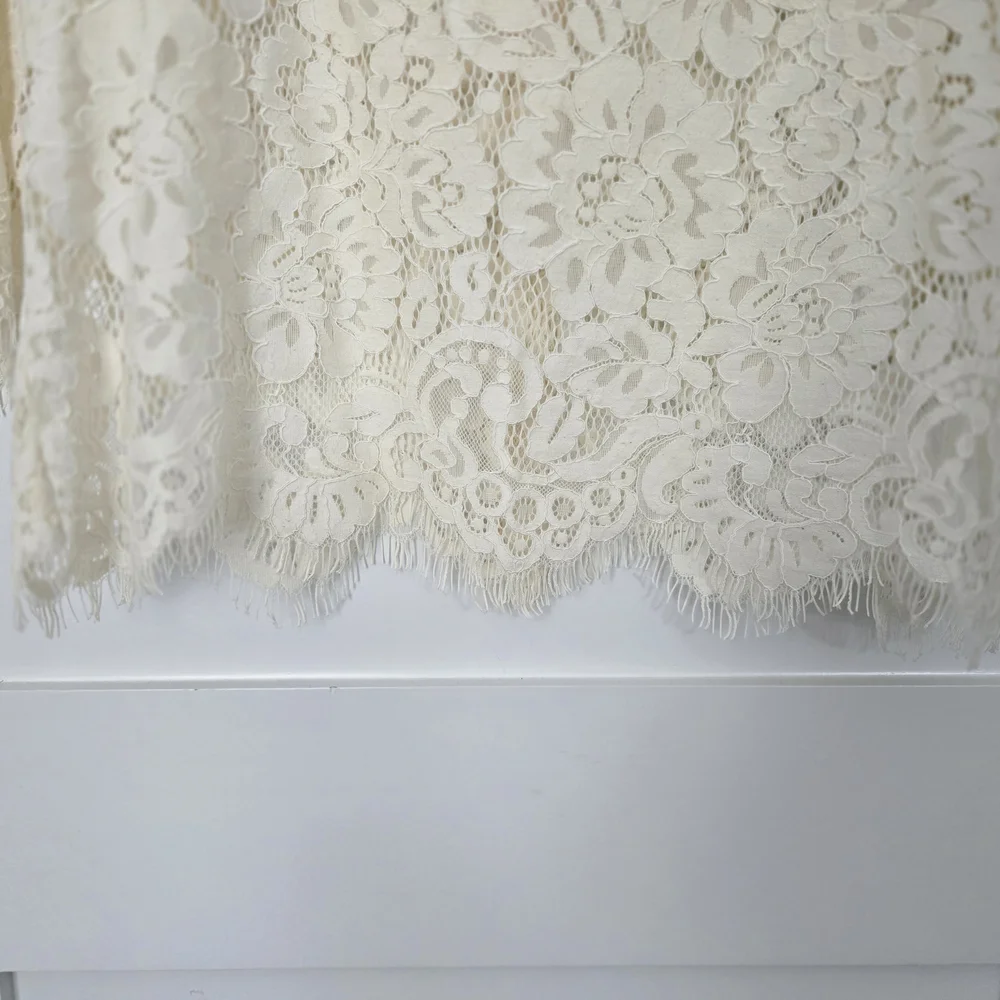 Club Monaco Cream Lace Top With Unfinished Scalloped Edges 3/4 Sleeeve Size XS